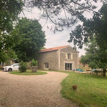 Maison Papillon Gite De Ressourcement Lusignan-Petit 外观 照片